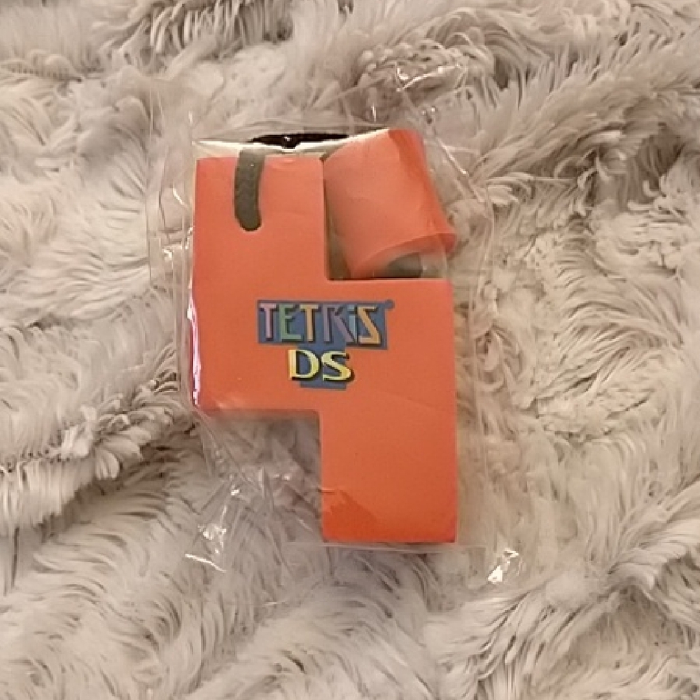 Rare Nintendo Tetris DS Orange Game Keychain/Holder
